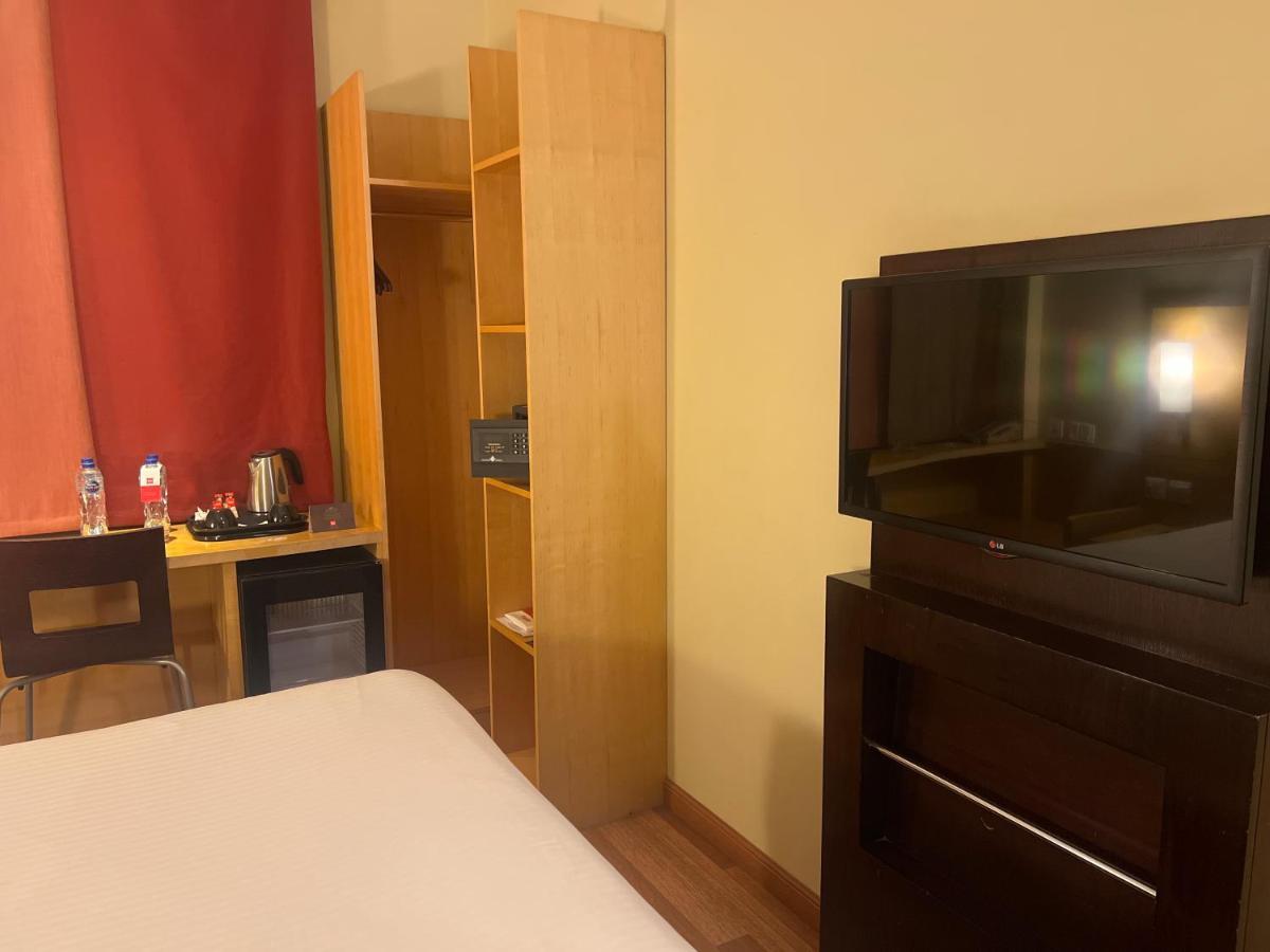 Hotel Ibis Yanbu Exterior foto
